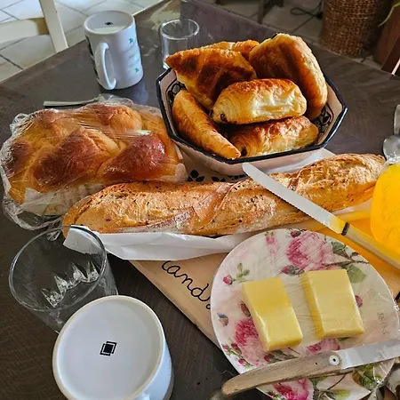 Panzió D'hotes Sous Les Grands Chenes Du Chene