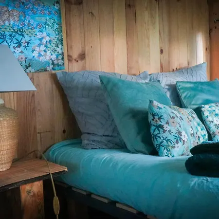 Bed & Breakfast D'hotes Sous Les Grands Chenes Du Chene Saint-Etienne-de-Corcoue