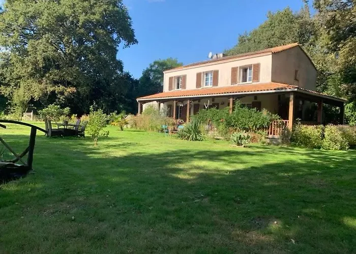 D'hôtes Sous Les Grands Chênes Du Chene Couette-café *